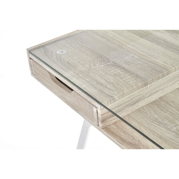 B33 desk 3