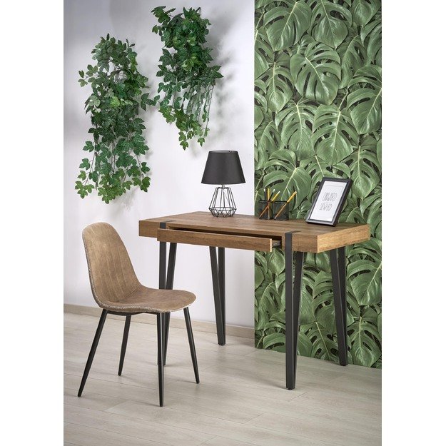 B39 desk