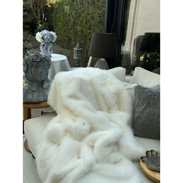 Lolita - White - 100 2