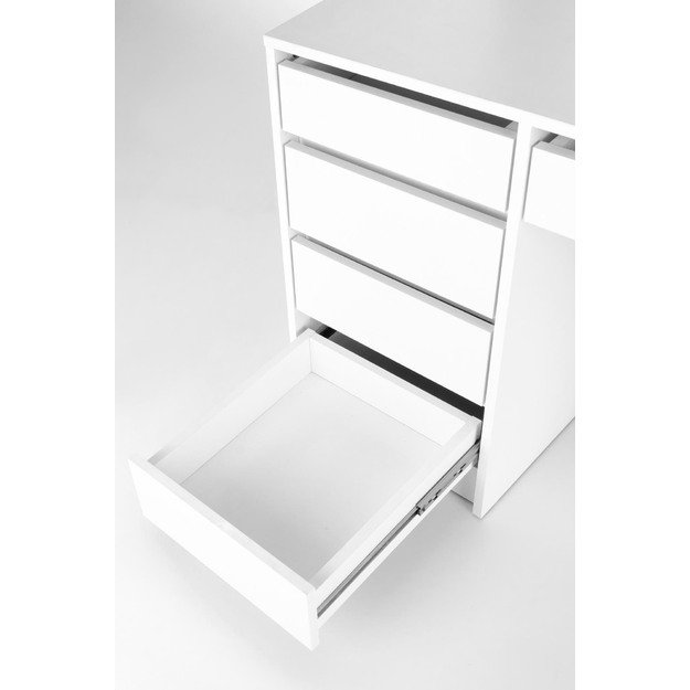 HOLLYWOOD color: white 19