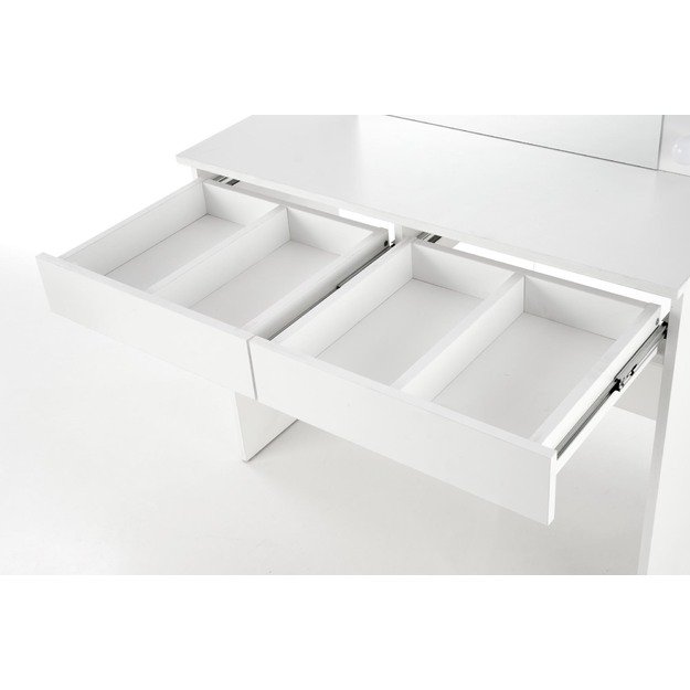 HOLLYWOOD color: white 17